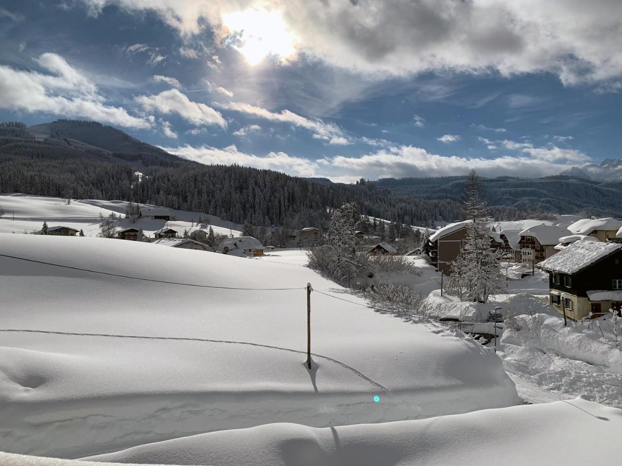 Hotel Kronenhirsch Rußbach am Paß Gschütt Exteriör bild