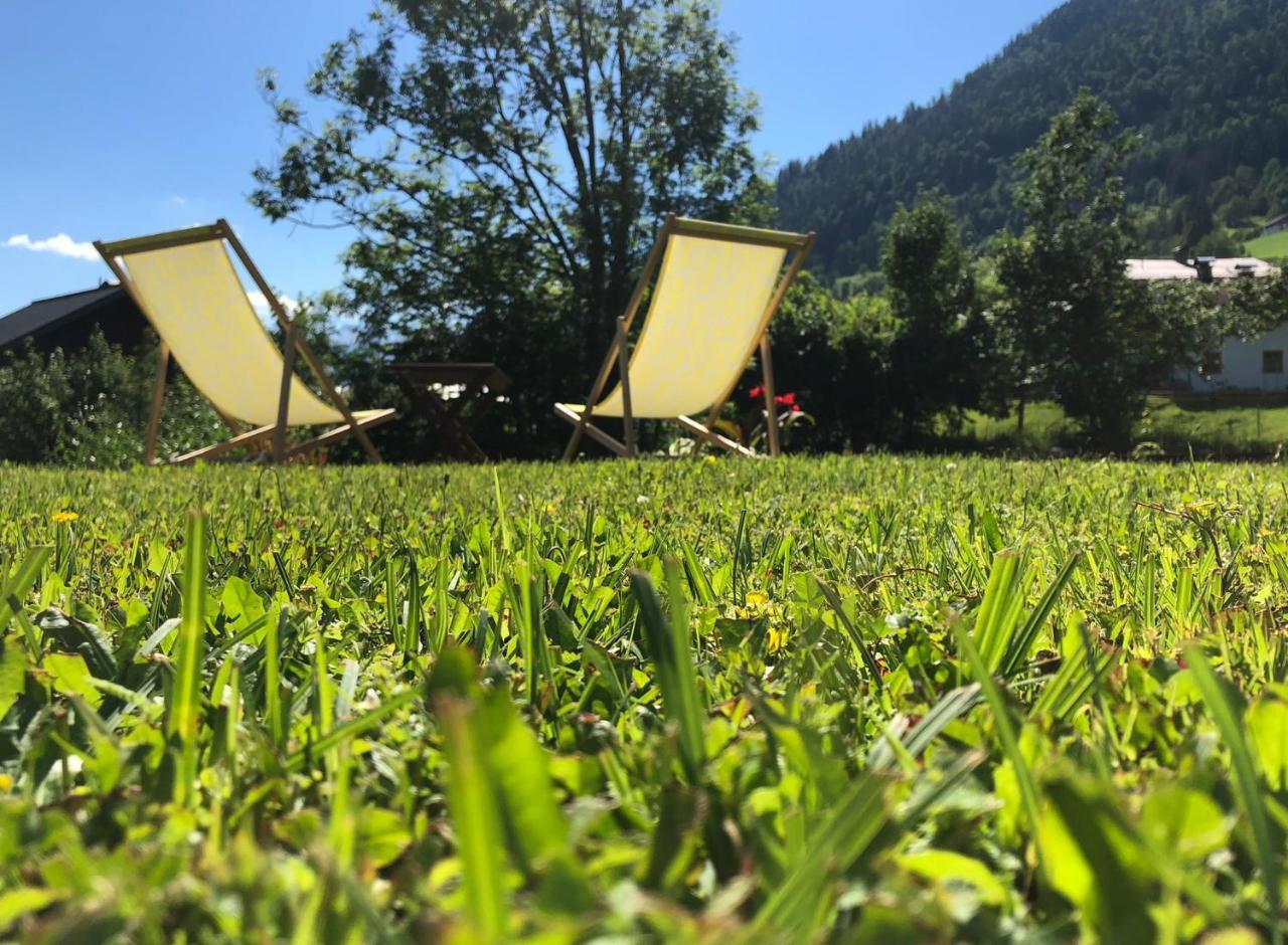 Hotel Kronenhirsch Rußbach am Paß Gschütt Exteriör bild